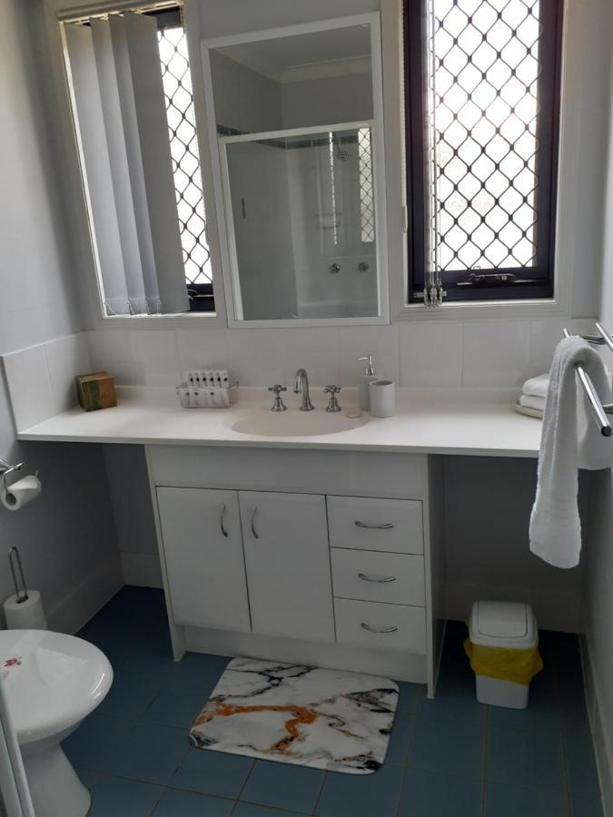 Blk Stays Guest House Deluxe Units Morayfield Buitenkant foto