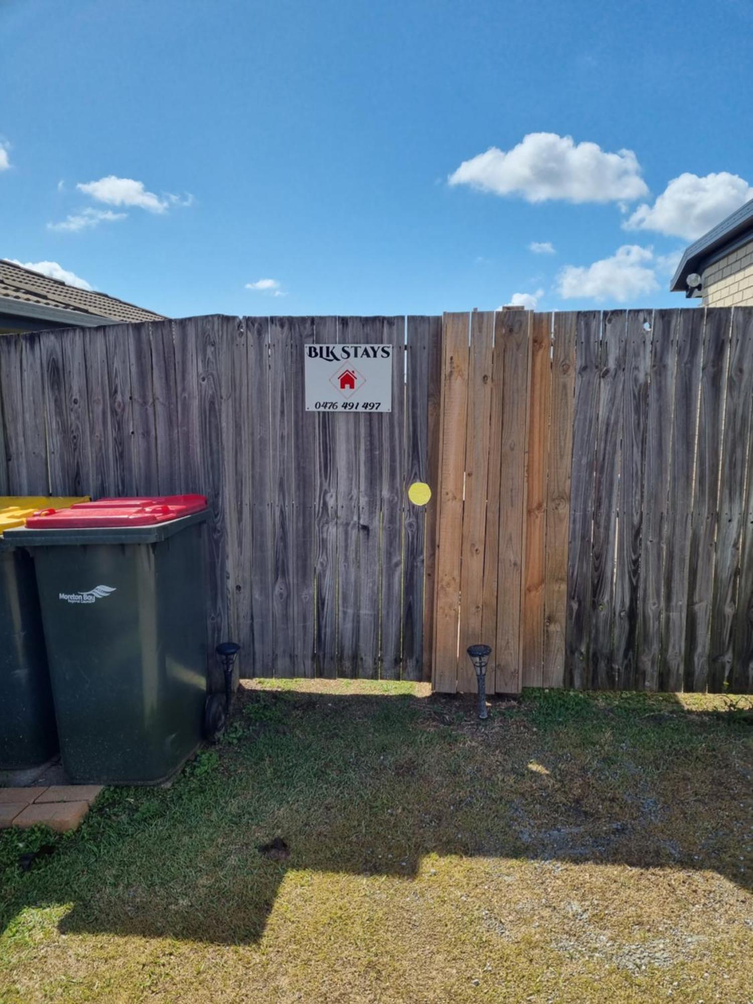 Blk Stays Guest House Deluxe Units Morayfield Buitenkant foto